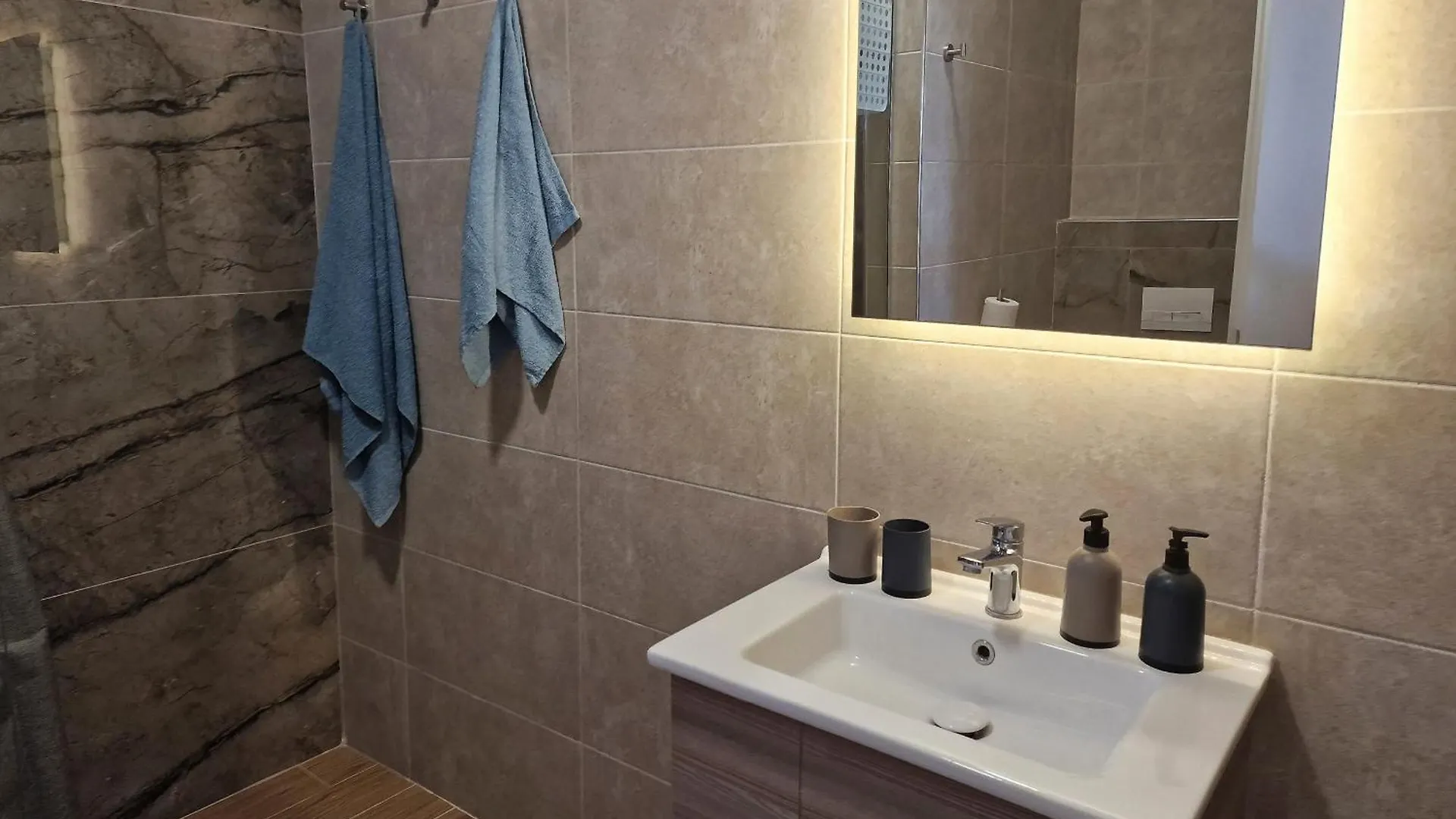 Golden Sea View Residence Sarande 0*,  Albania